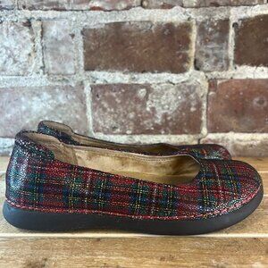Alegria PG Lite Petal Tartan Plaid Leather Schoolgirl Flats Size 7.5 EUC